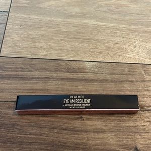 Realher eye am resilient metallic bronze eyeliner